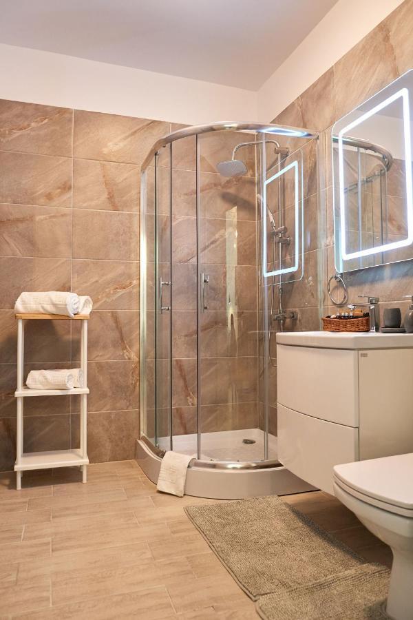 Vanilla Luxury Apartment Spa N Pool Beach Resort Navodari Exterior photo